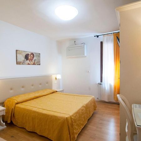 Albergo Ai Tolentini Venedig Eksteriør billede