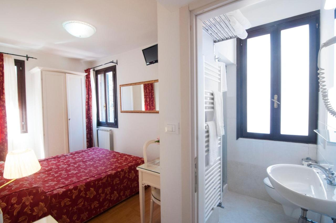 Albergo Ai Tolentini Venedig Eksteriør billede