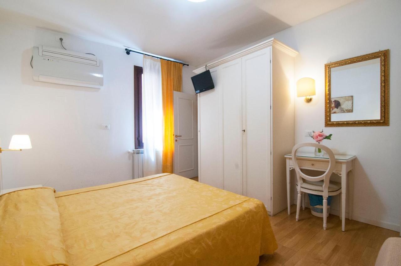 Albergo Ai Tolentini Venedig Eksteriør billede