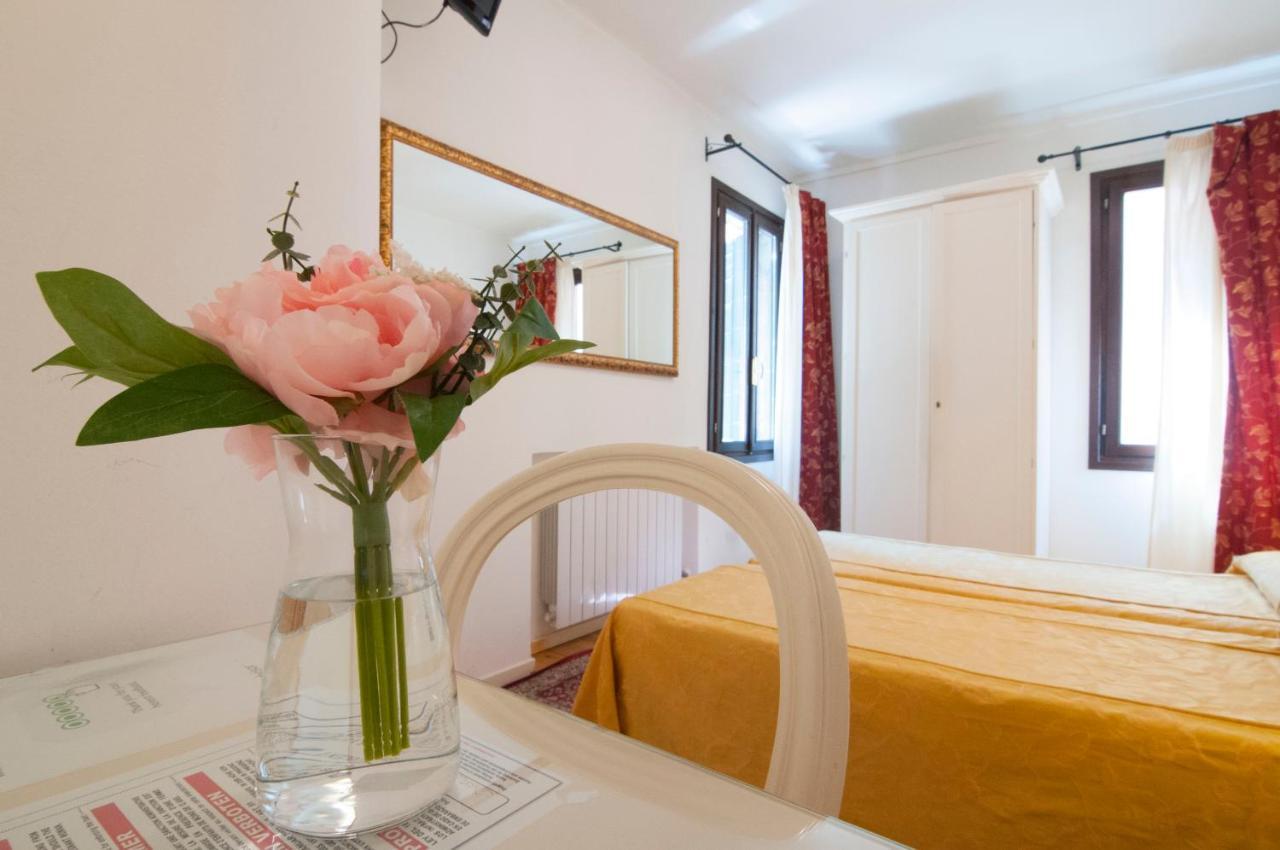 Albergo Ai Tolentini Venedig Eksteriør billede