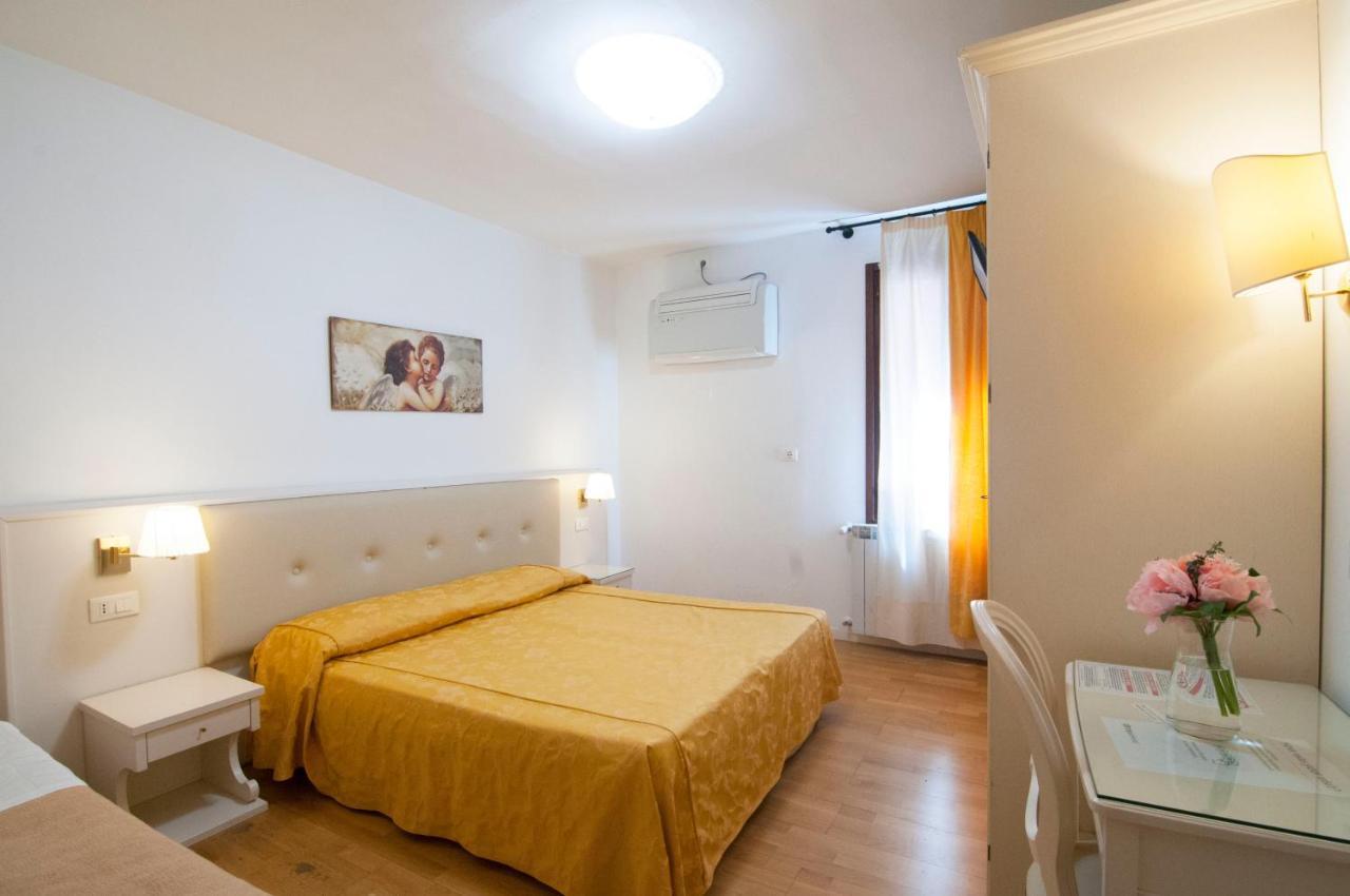 Albergo Ai Tolentini Venedig Eksteriør billede