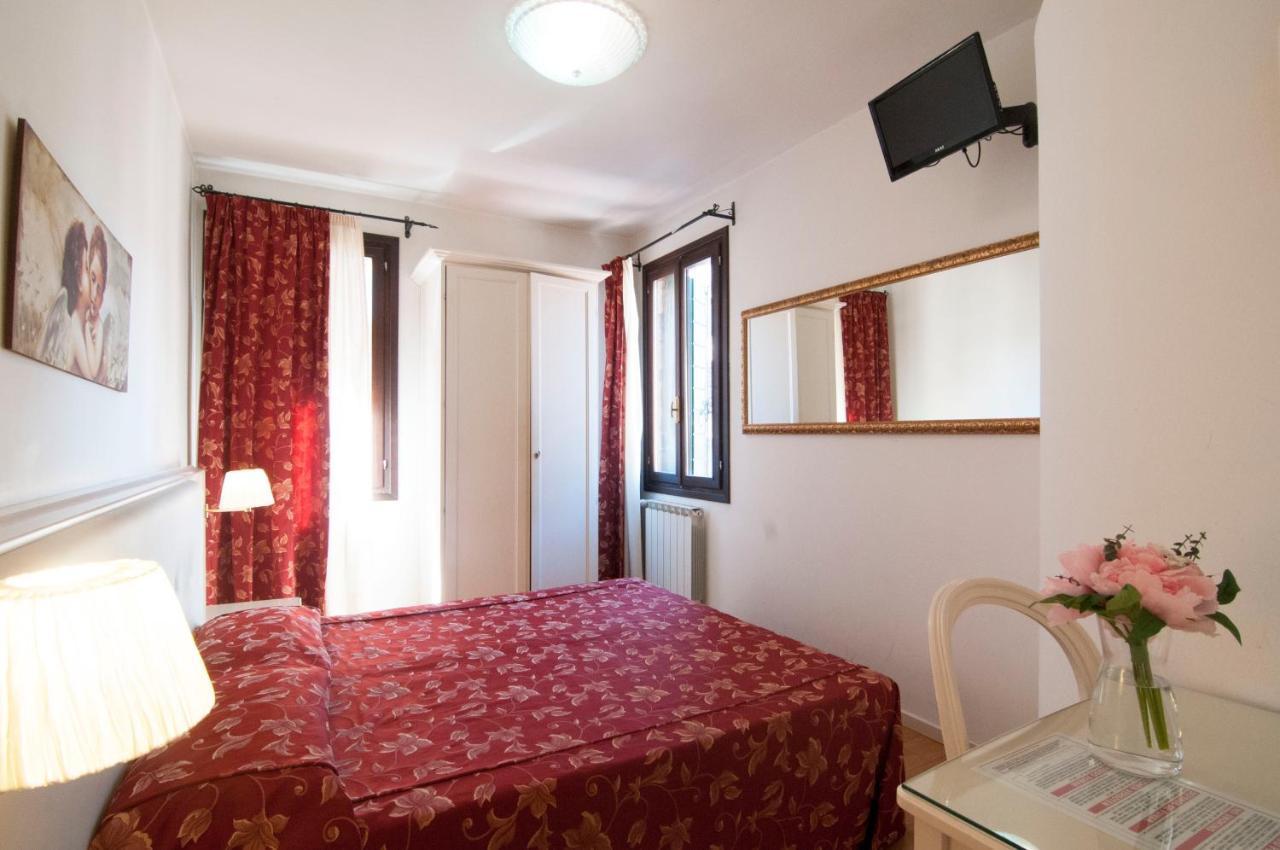 Albergo Ai Tolentini Venedig Eksteriør billede